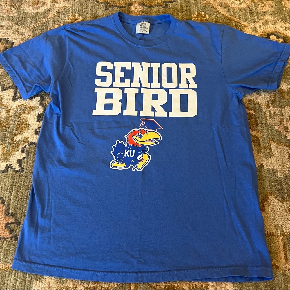 Kansas‎ Jayhawks Senior Bird Comfort Colors T Shirt Men’s Size Large Color Blue